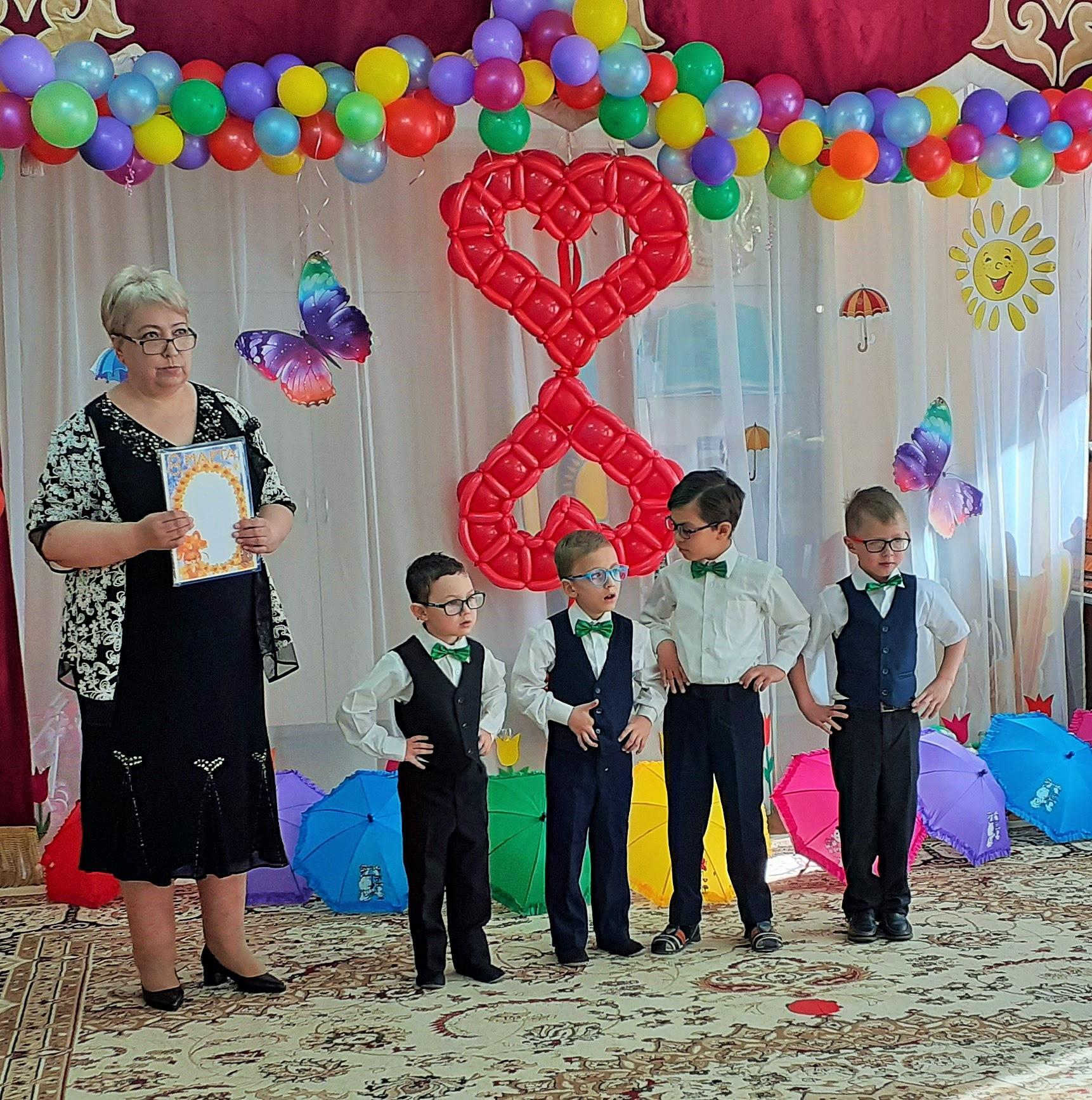 "Музыкальное кафе" - группа "Күншуақ"